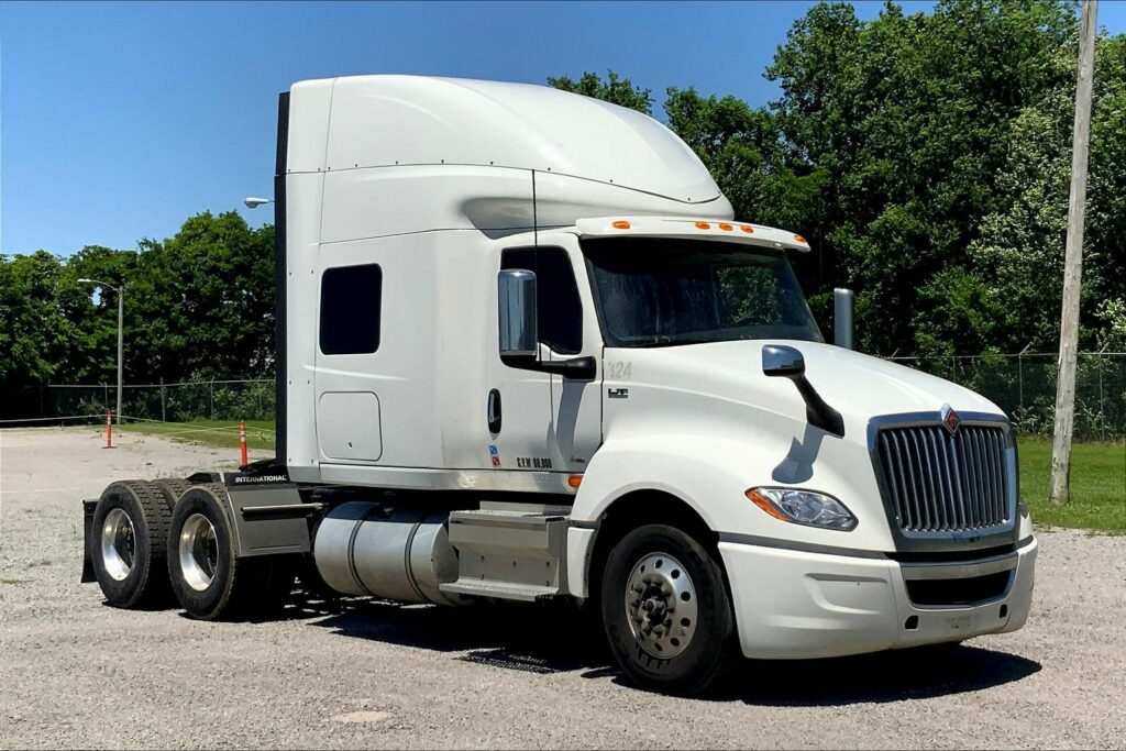 2023 INT LT625 6×4 Sleeper