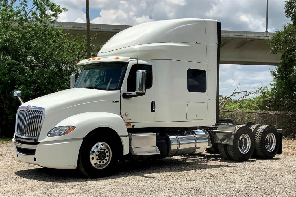 2023 INT LT625 6×4 Sleeper