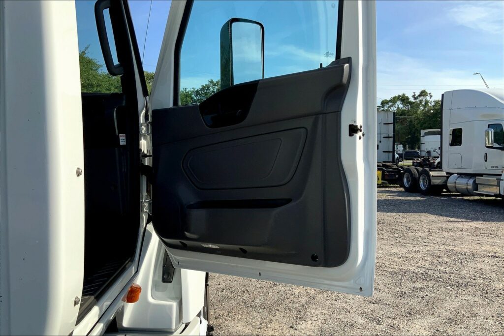 2018 INT LT625 6×4 Day Cab
