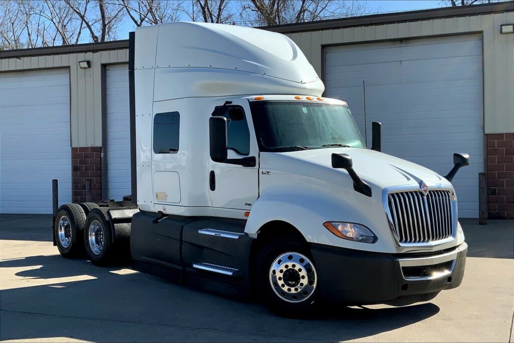 2021 INT LT625 6×4 Sleeper