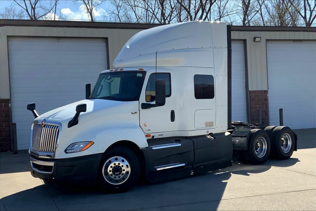 2021 INT LT625 6×4 Sleeper