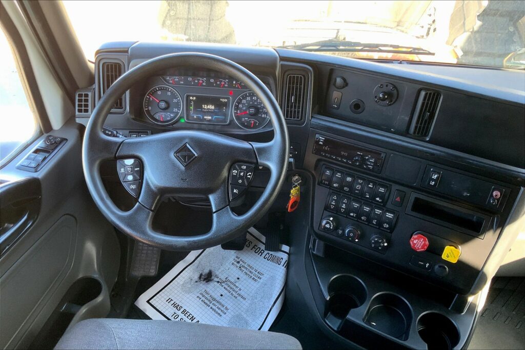 2021 INT LT625 6×4 Sleeper