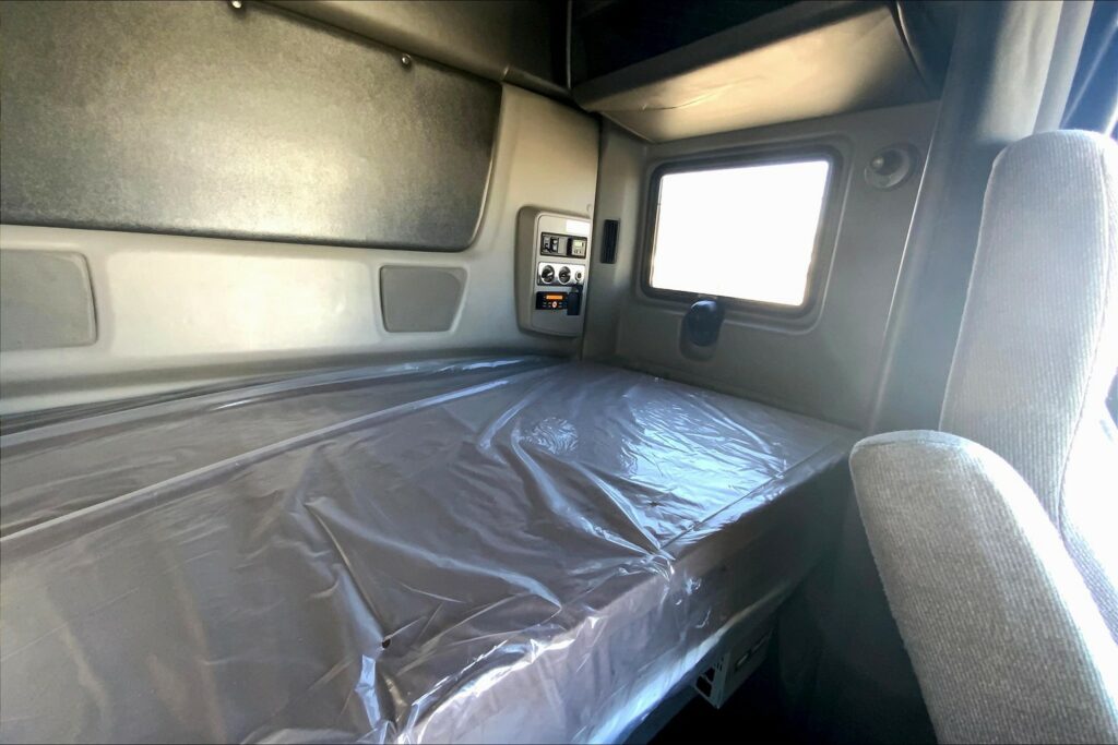 2021 INT LT625 6×4 Sleeper