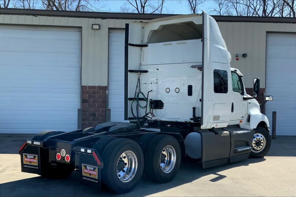 2021 INT LT625 6×4 Sleeper