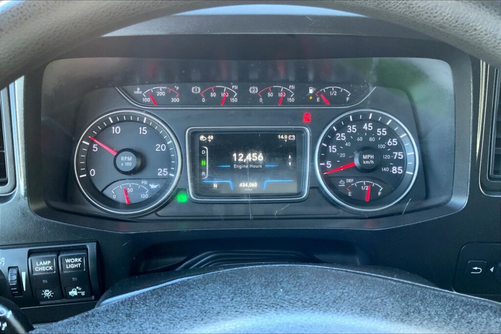 2021 INT LT625 6×4 Sleeper