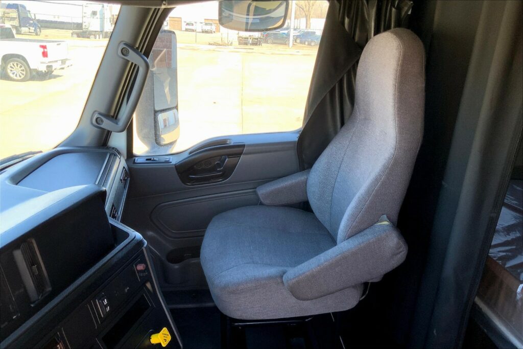 2021 INT LT625 6×4 Sleeper