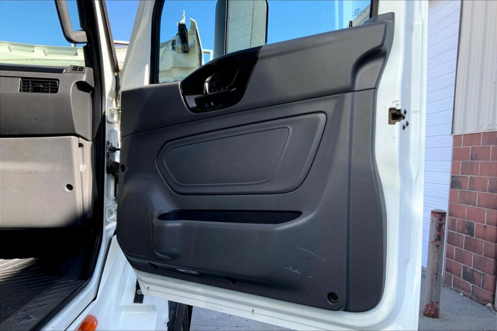 2021 INT LT625 6×4 Sleeper