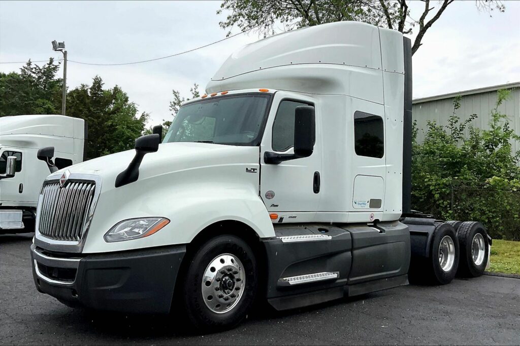 2022 INT LT625 6×4 Sleeper