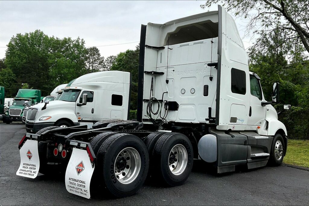 2022 INT LT625 6×4 Sleeper