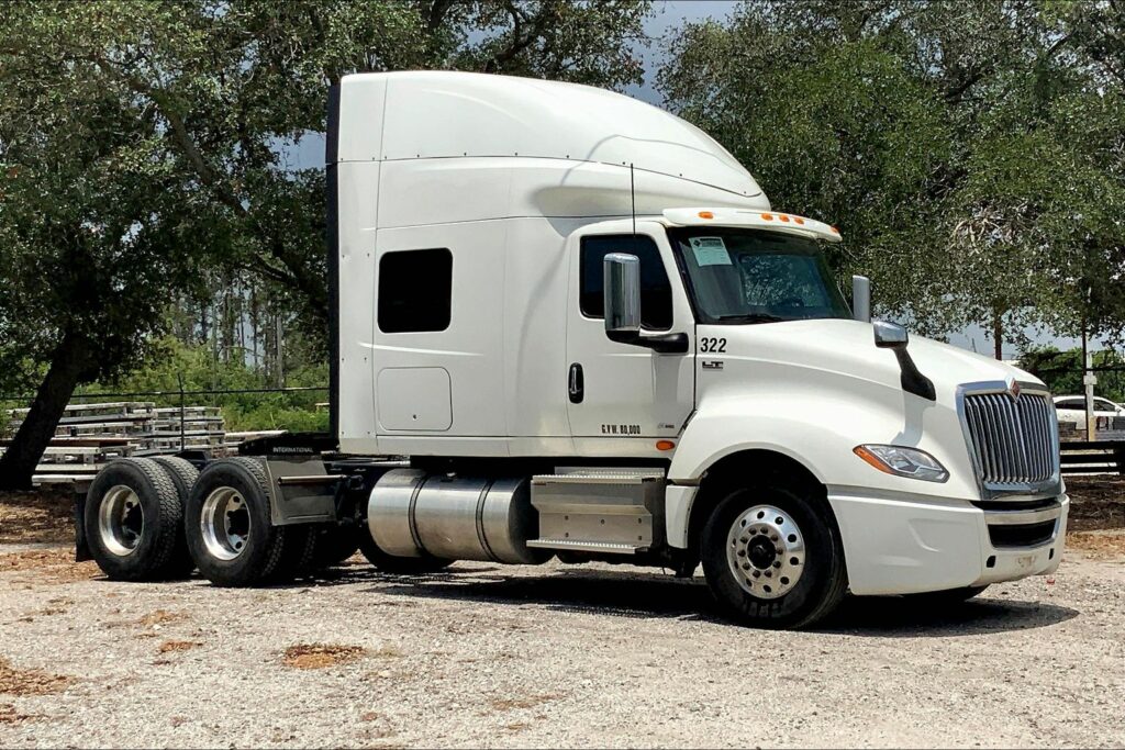 2023 INT LT625 6×4 Sleeper