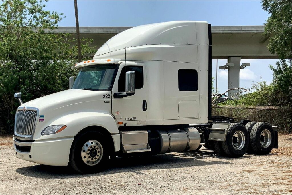 2023 INT LT625 6×4 Sleeper