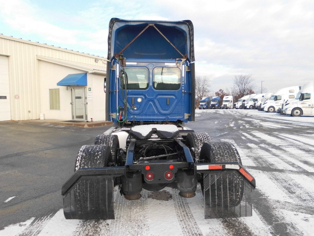 2021 Freightliner Day Cab