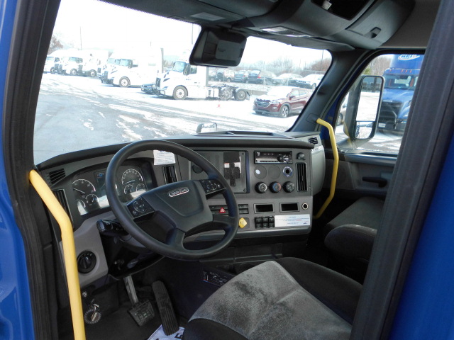 2021 Freightliner Day Cab