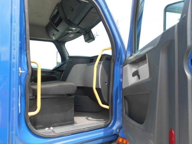 2021 Freightliner Day Cab