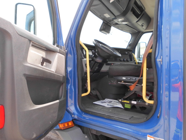 2021 Freightliner Day Cab