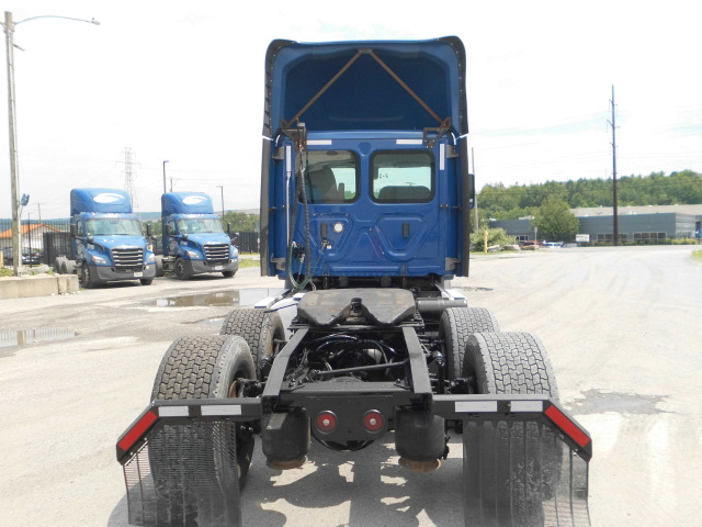 2021 Freightliner Day Cab