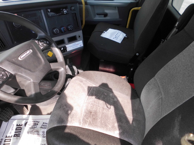 2021 Freightliner Day Cab