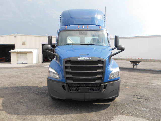 2021 Freightliner Day Cab