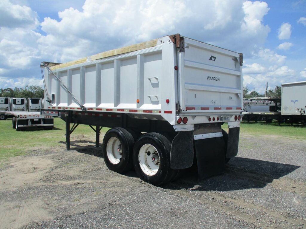 2005 Warren 28 FT TANDEM AXLE FL SPEC