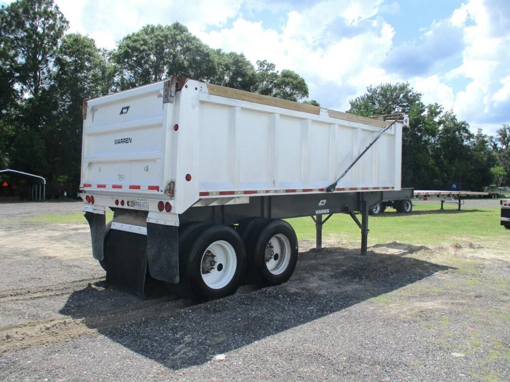 2005 Warren 28 FT TANDEM AXLE FL SPEC