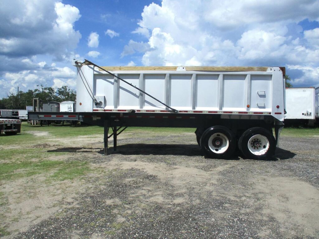 2005 Warren 28 FT TANDEM AXLE FL SPEC