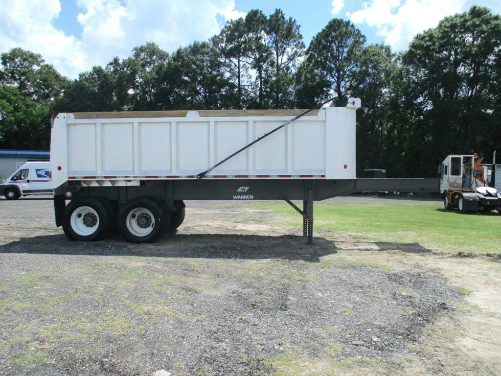 2005 Warren 28 FT TANDEM AXLE FL SPEC