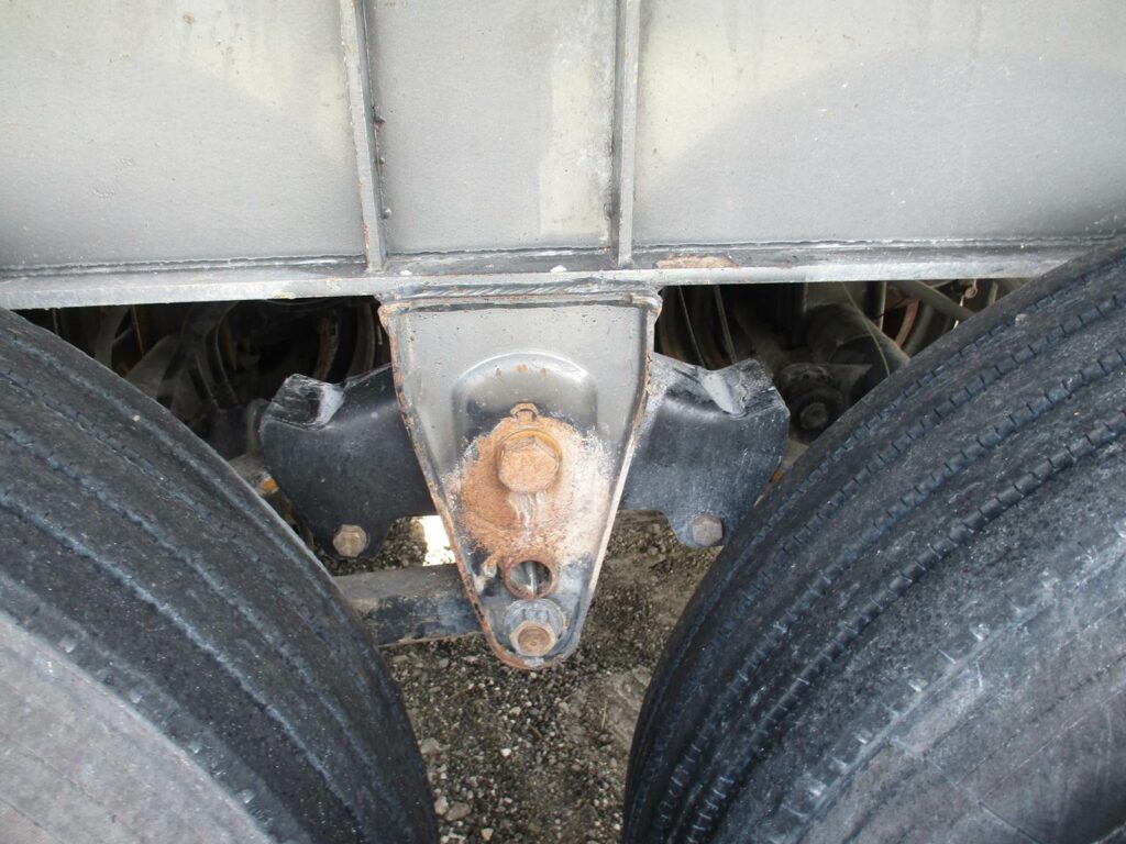 2005 Warren 28 FT TANDEM AXLE FL SPEC