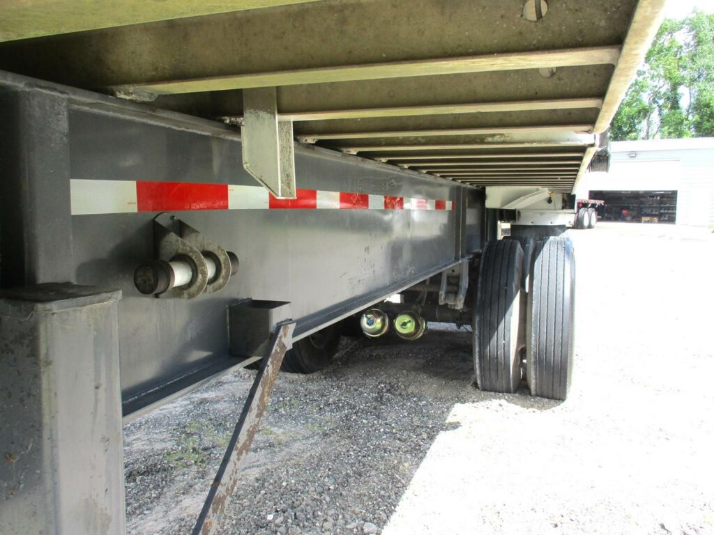 2005 Warren 28 FT TANDEM AXLE FL SPEC