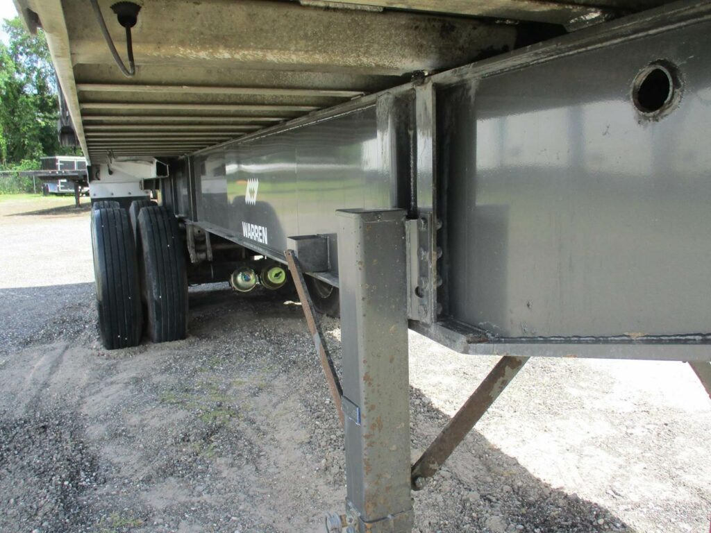 2005 Warren 28 FT TANDEM AXLE FL SPEC