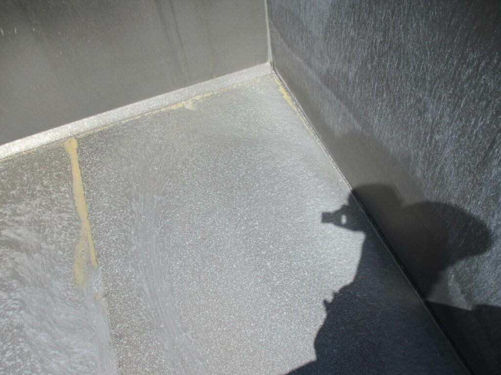 2005 Warren 28 FT TANDEM AXLE FL SPEC