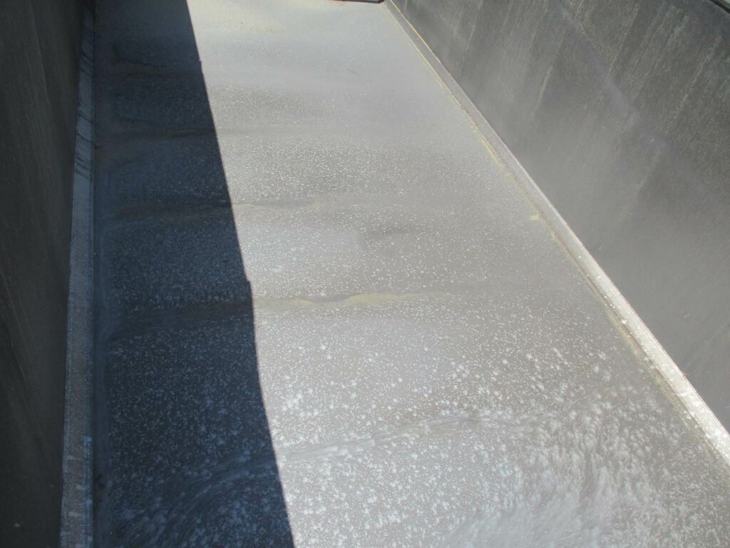 2005 Warren 28 FT TANDEM AXLE FL SPEC