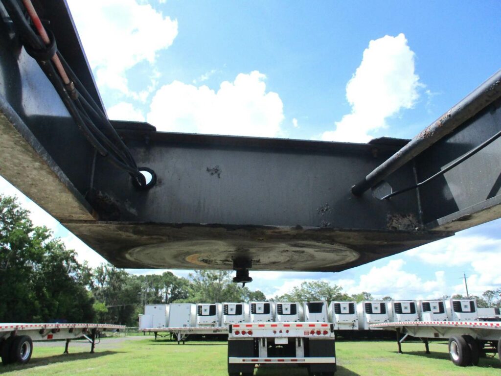 2005 Warren 28 FT TANDEM AXLE FL SPEC