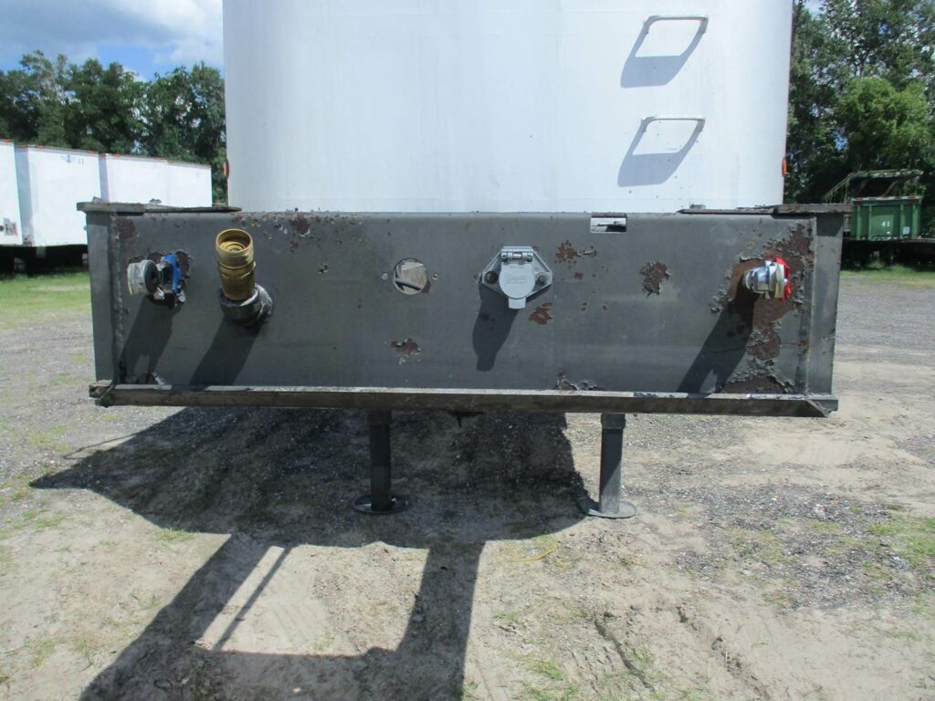 2005 Warren 28 FT TANDEM AXLE FL SPEC