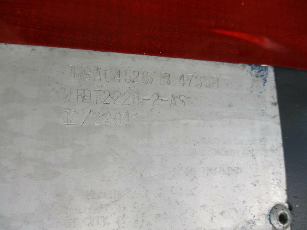 2005 Warren 28 FT TANDEM AXLE FL SPEC