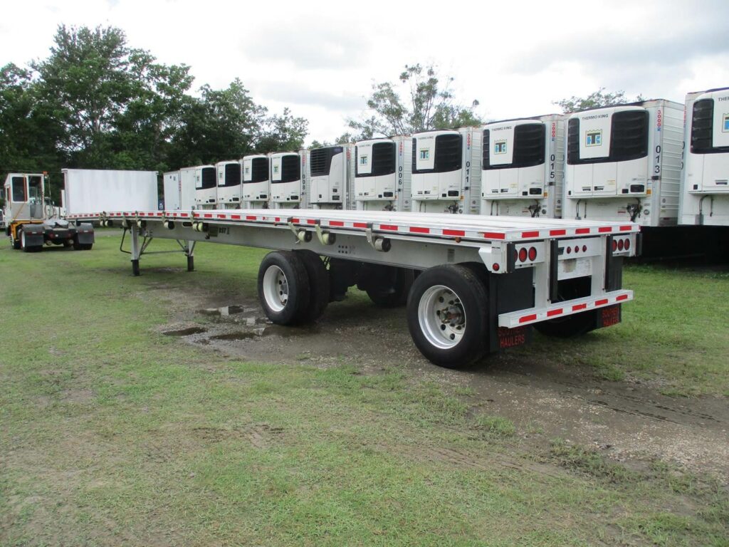 2016 East 48X102 ALUMINUM FLATBED WITH LIFT AXLE