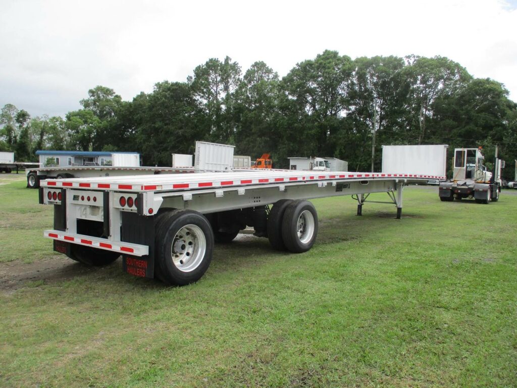2016 East 48X102 ALUMINUM FLATBED WITH LIFT AXLE