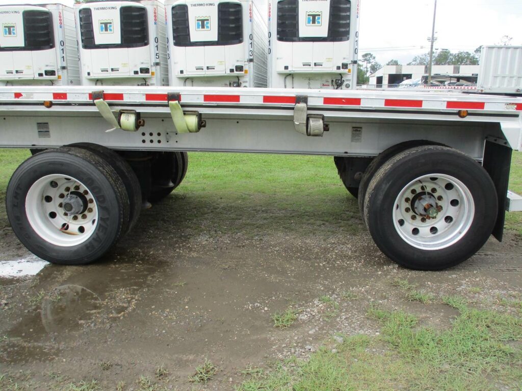 2016 East 48X102 ALUMINUM FLATBED WITH LIFT AXLE