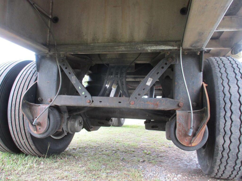 2016 East 48X102 ALUMINUM FLATBED WITH LIFT AXLE