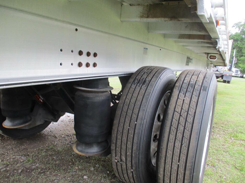 2016 East 48X102 ALUMINUM FLATBED WITH LIFT AXLE