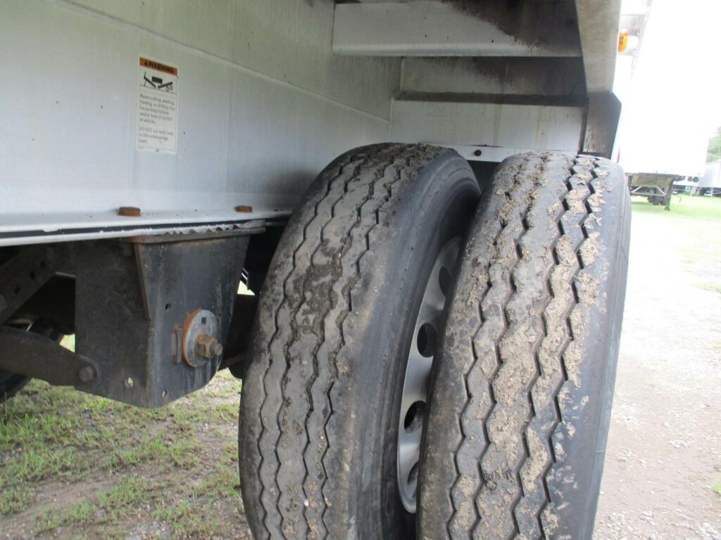 2016 East 48X102 ALUMINUM FLATBED WITH LIFT AXLE