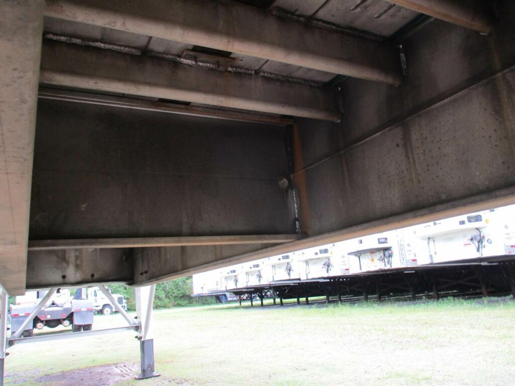 2016 East 48X102 ALUMINUM FLATBED WITH LIFT AXLE