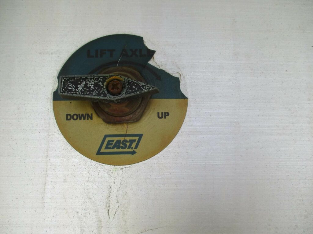 2016 East 48X102 ALUMINUM FLATBED WITH LIFT AXLE