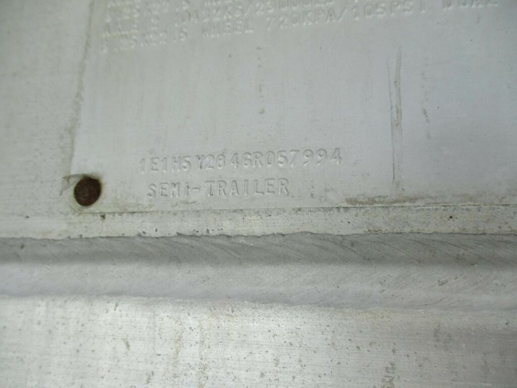 2016 East 48X102 ALUMINUM FLATBED WITH LIFT AXLE