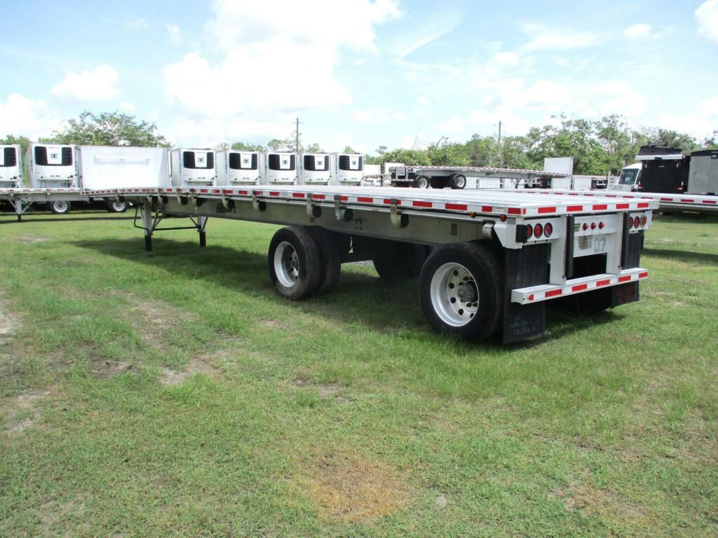 2015 East 48X102 ALUMINUM FLATBED WITH LIFT AXLE