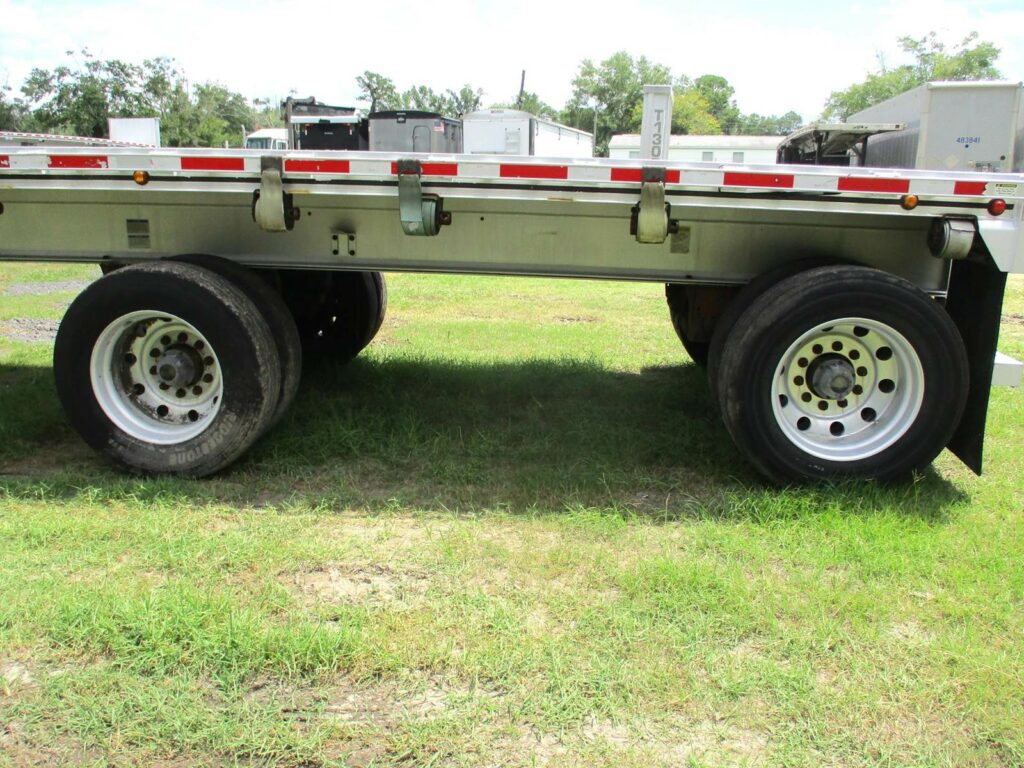 2015 East 48X102 ALUMINUM FLATBED WITH LIFT AXLE