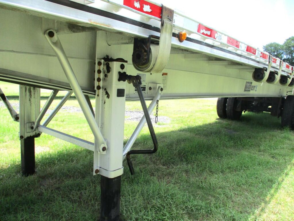 2015 East 48X102 ALUMINUM FLATBED WITH LIFT AXLE