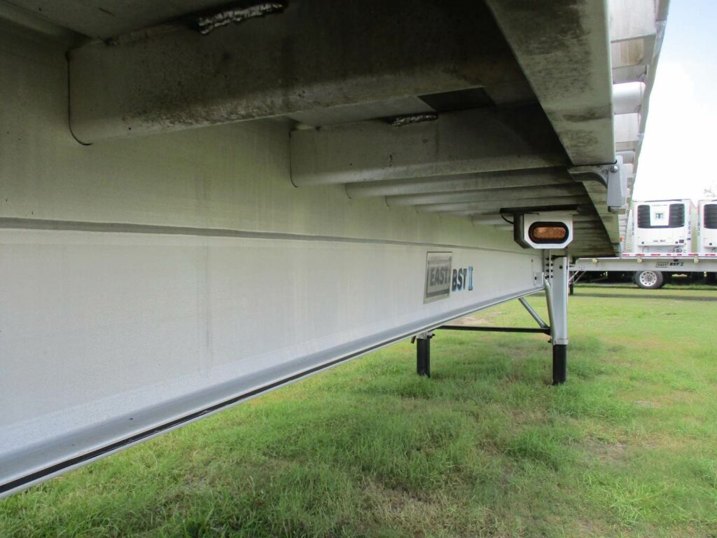 2015 East 48X102 ALUMINUM FLATBED WITH LIFT AXLE