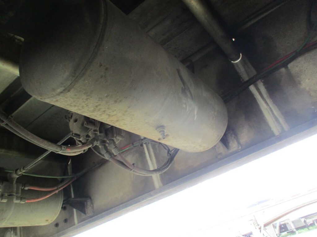 2015 East 48X102 ALUMINUM FLATBED WITH LIFT AXLE