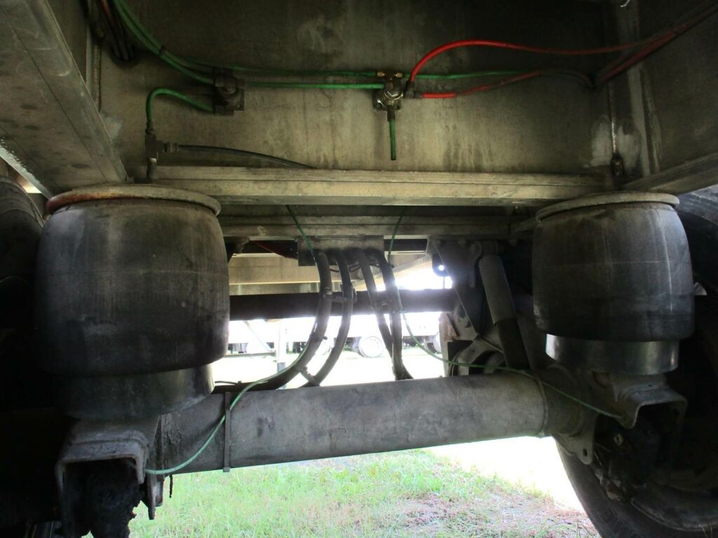 2015 East 48X102 ALUMINUM FLATBED WITH LIFT AXLE