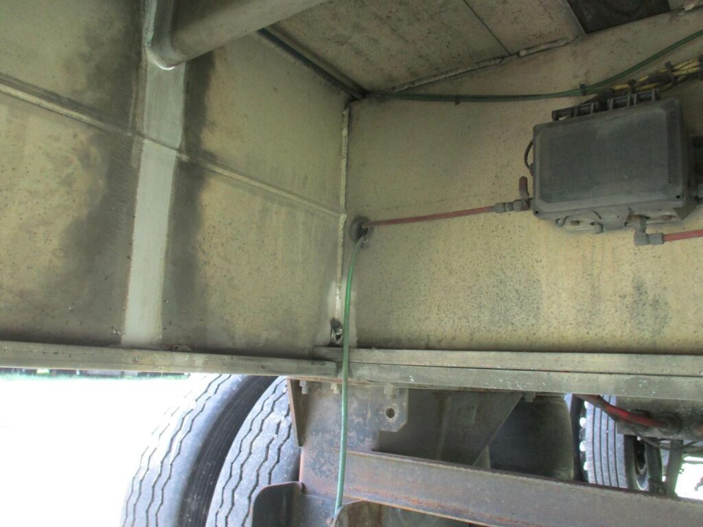 2015 East 48X102 ALUMINUM FLATBED WITH LIFT AXLE